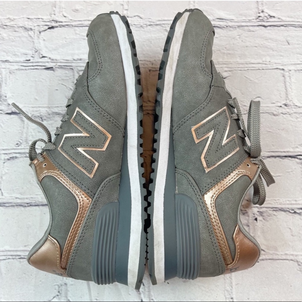 NEW BALANCE 574 Classic Sneakers Precious Metals Gray Women’s SZ 9 - Picture 5 of 11